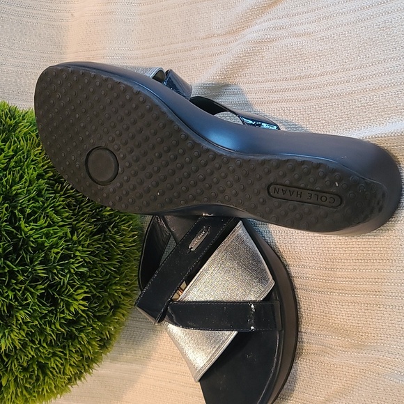 Cole Haan sandal 10 navy blue and silver 2 inch wedge heel EUC - Picture 8 of 9